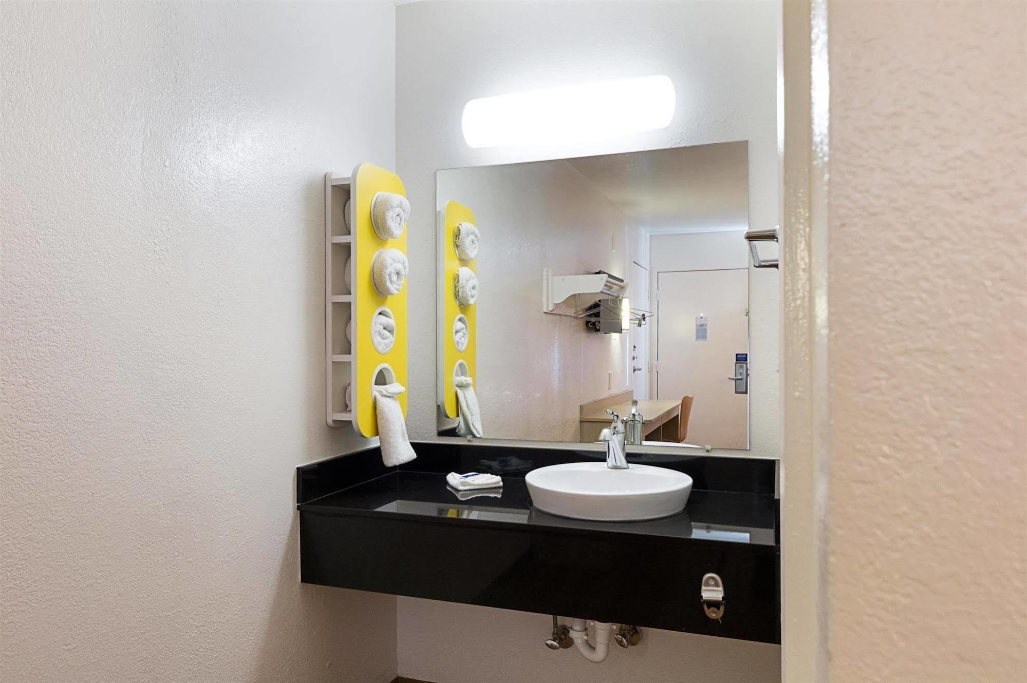 Motel 6-Mcallen, Tx Bagian luar foto